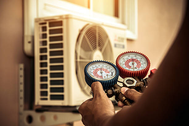 Professional Hvac technician working in Collinsville, OK